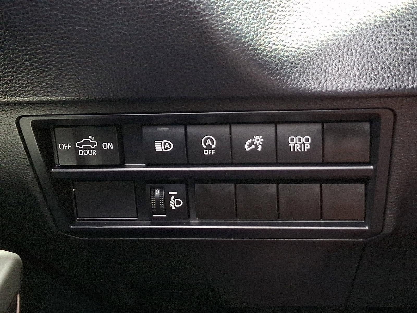 2023 Toyota Tundra 4WD 4WD SR5 CrewMax 5.5' Bed (SE)