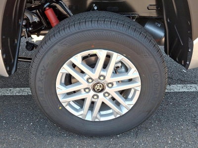 2026 Toyota Tundra 4WD 4WD SR5 CrewMax 5.5' Bed (SE)
