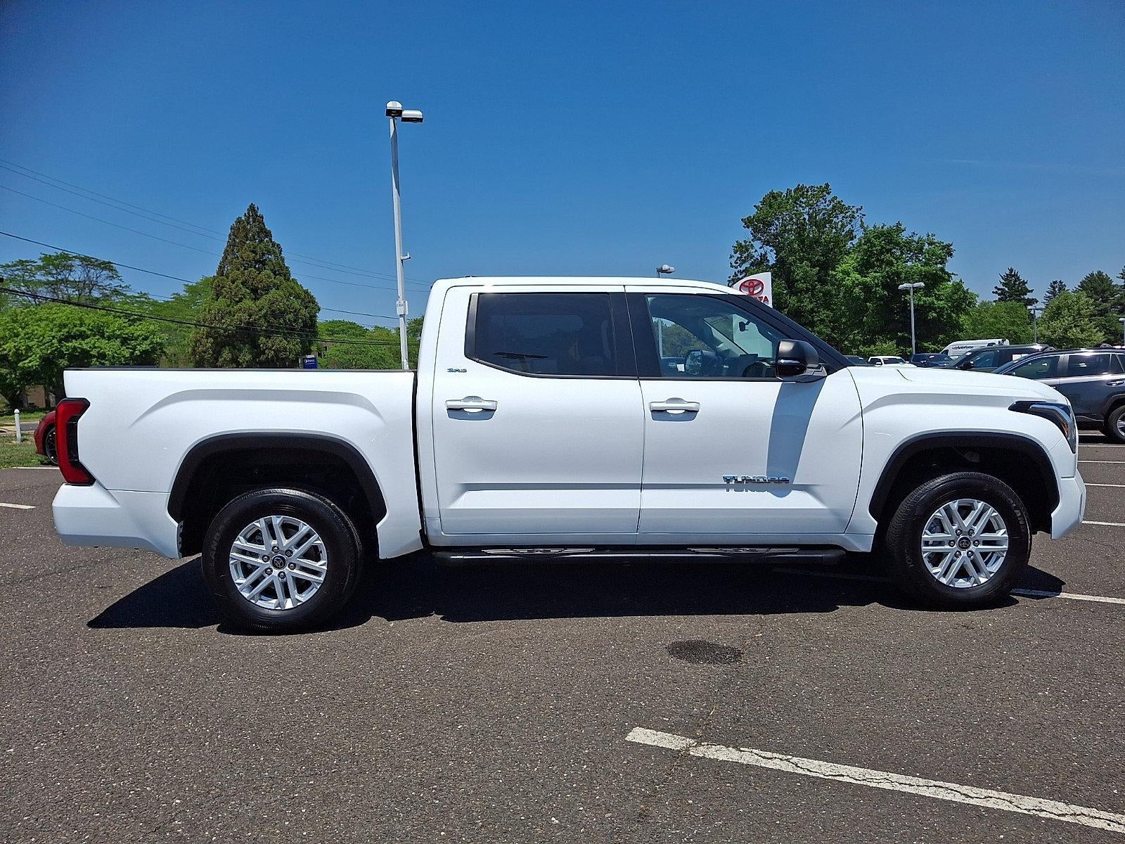 2023 Toyota Tundra 4WD 4WD SR5 CrewMax 5.5' Bed (Natl)