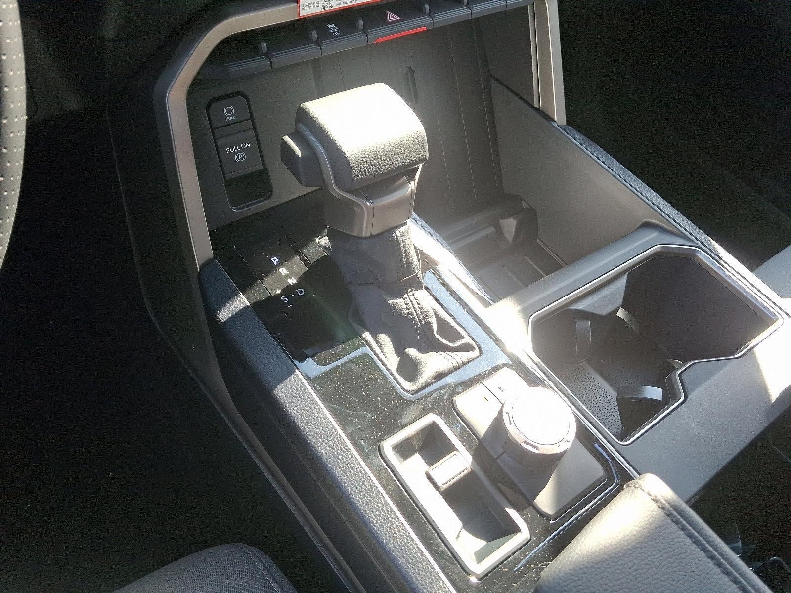 2025 Toyota Tundra 4WD 4WD SR5 CrewMax 5.5' Bed (SE)