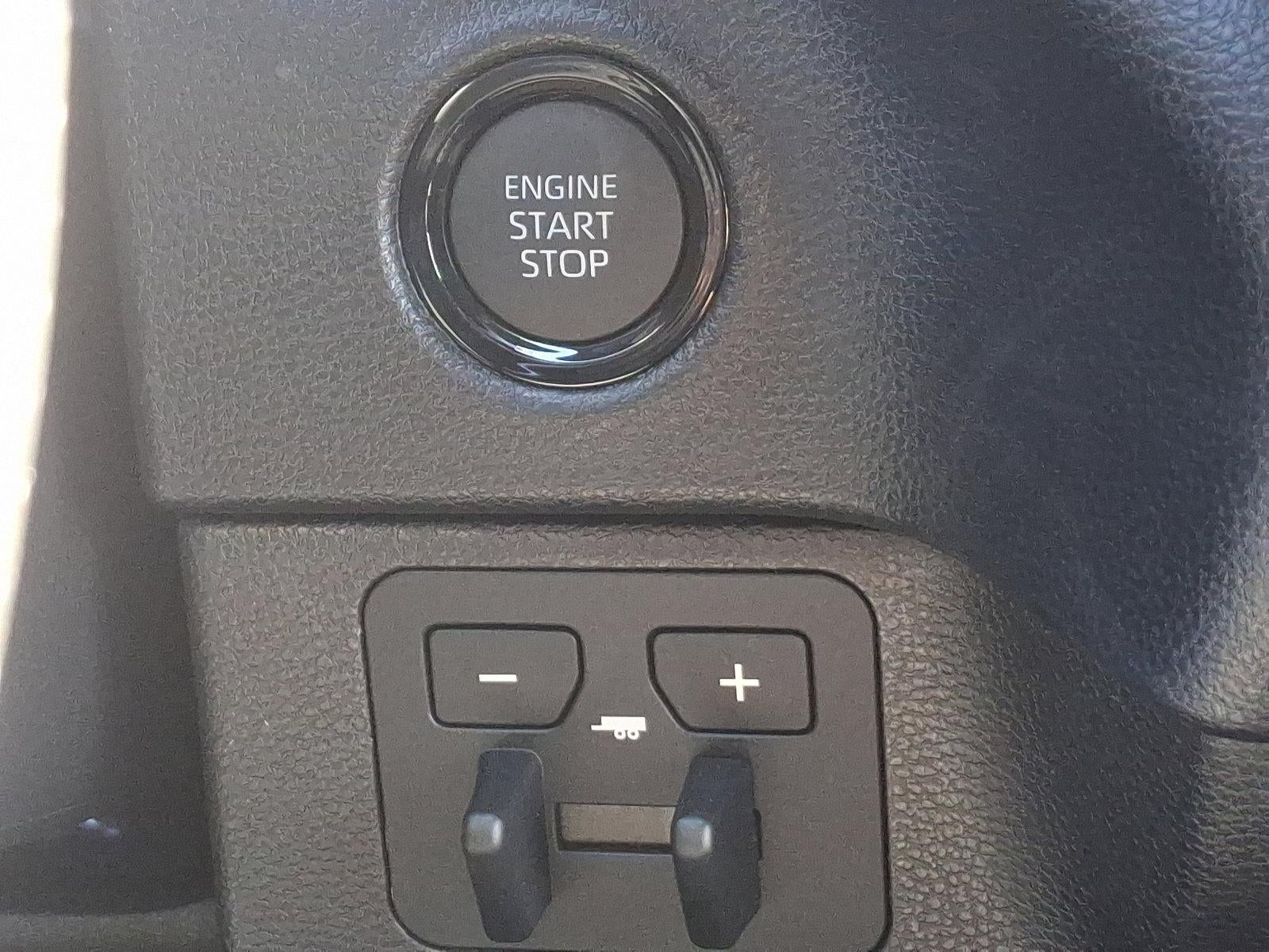 2025 Toyota Tundra 4WD 4WD SR5 CrewMax 5.5' Bed (SE)