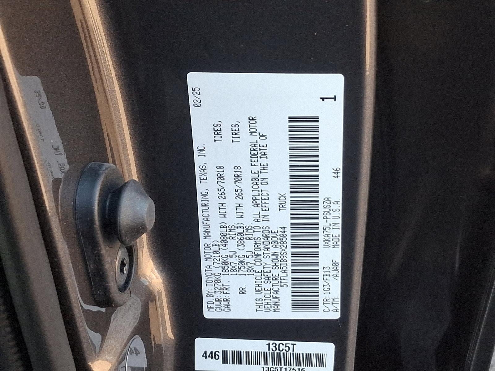 2025 Toyota Tundra 4WD 4WD SR5 CrewMax 5.5' Bed (SE)