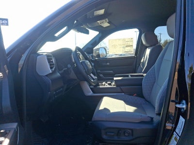 2025 Toyota Tundra 4WD 4WD SR5 CrewMax 5.5' Bed (SE)