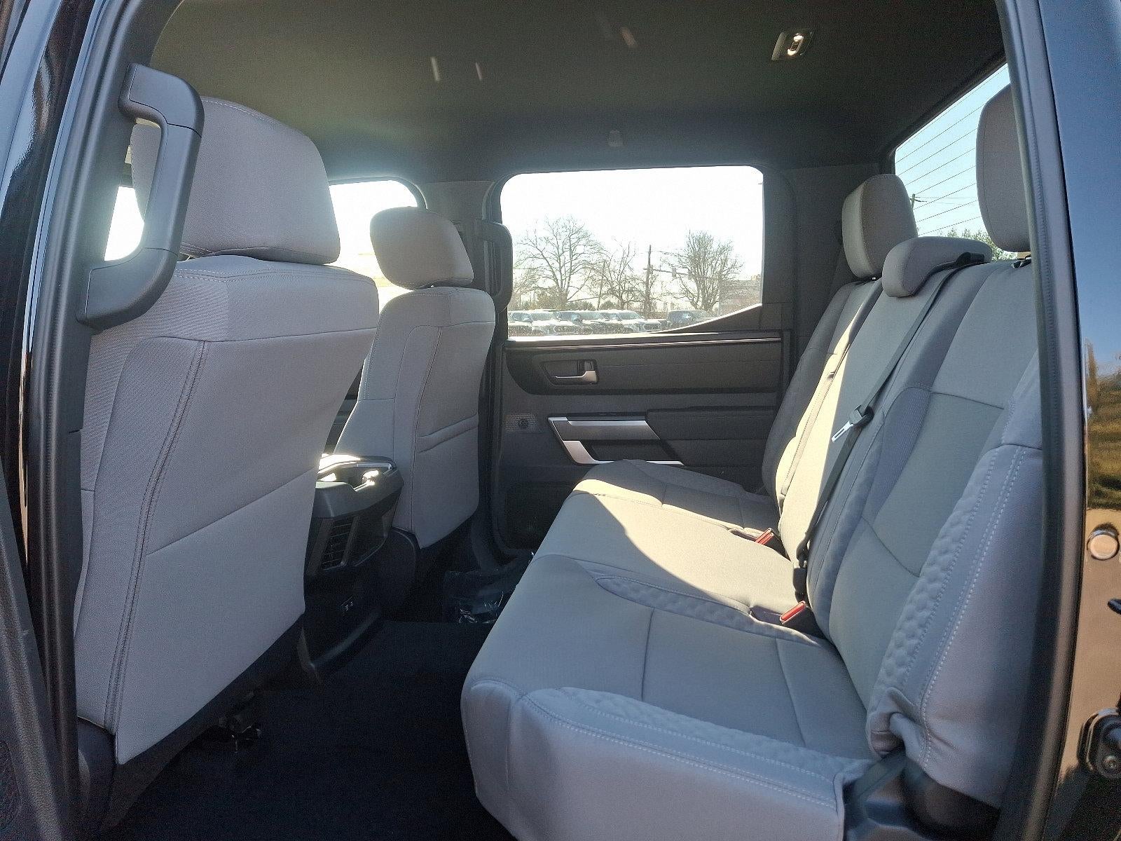 2025 Toyota Tundra 4WD 4WD SR5 CrewMax 5.5' Bed (SE)