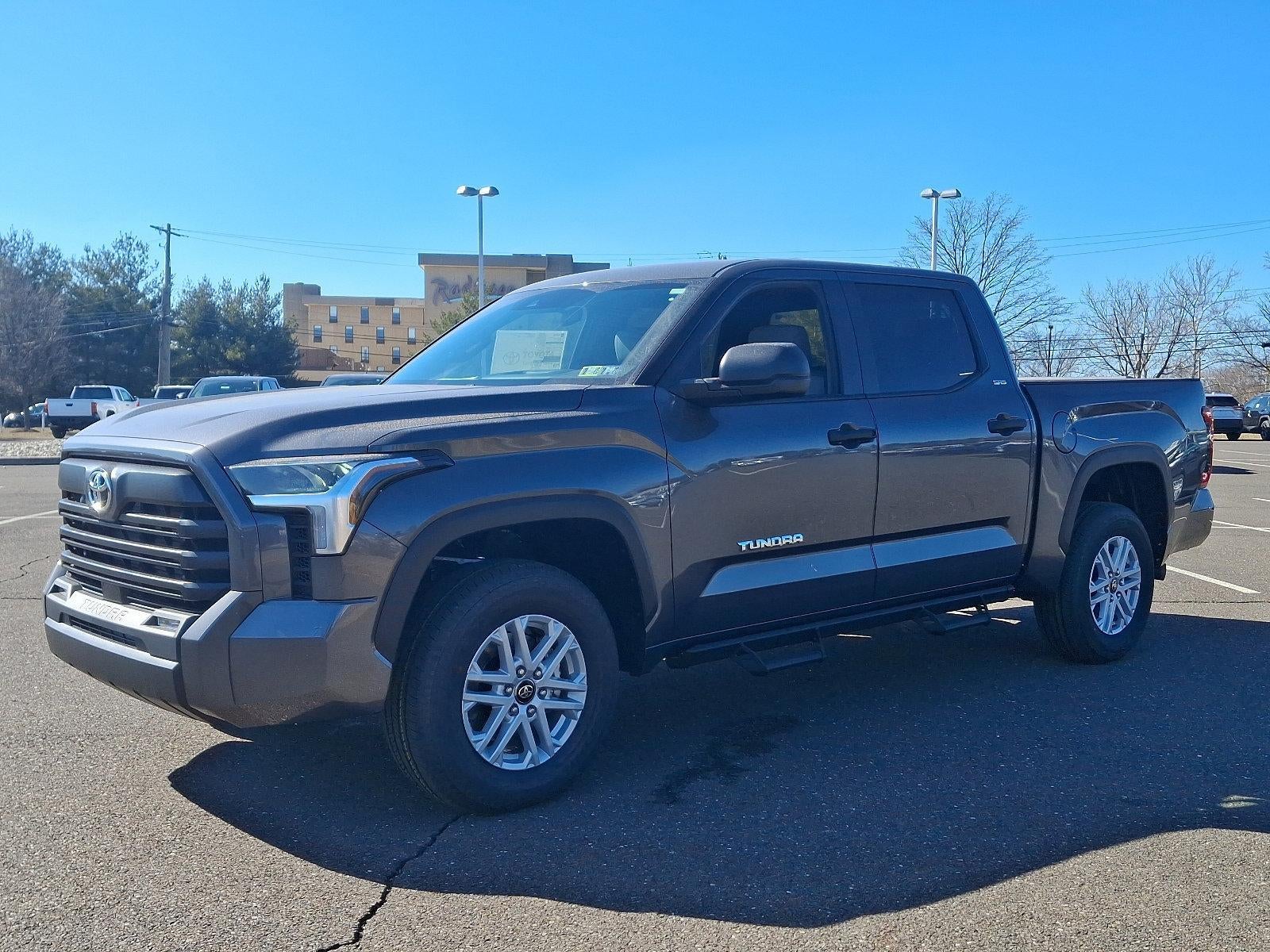 2025 Toyota Tundra 4WD 4WD SR5 CrewMax 5.5' Bed (SE)