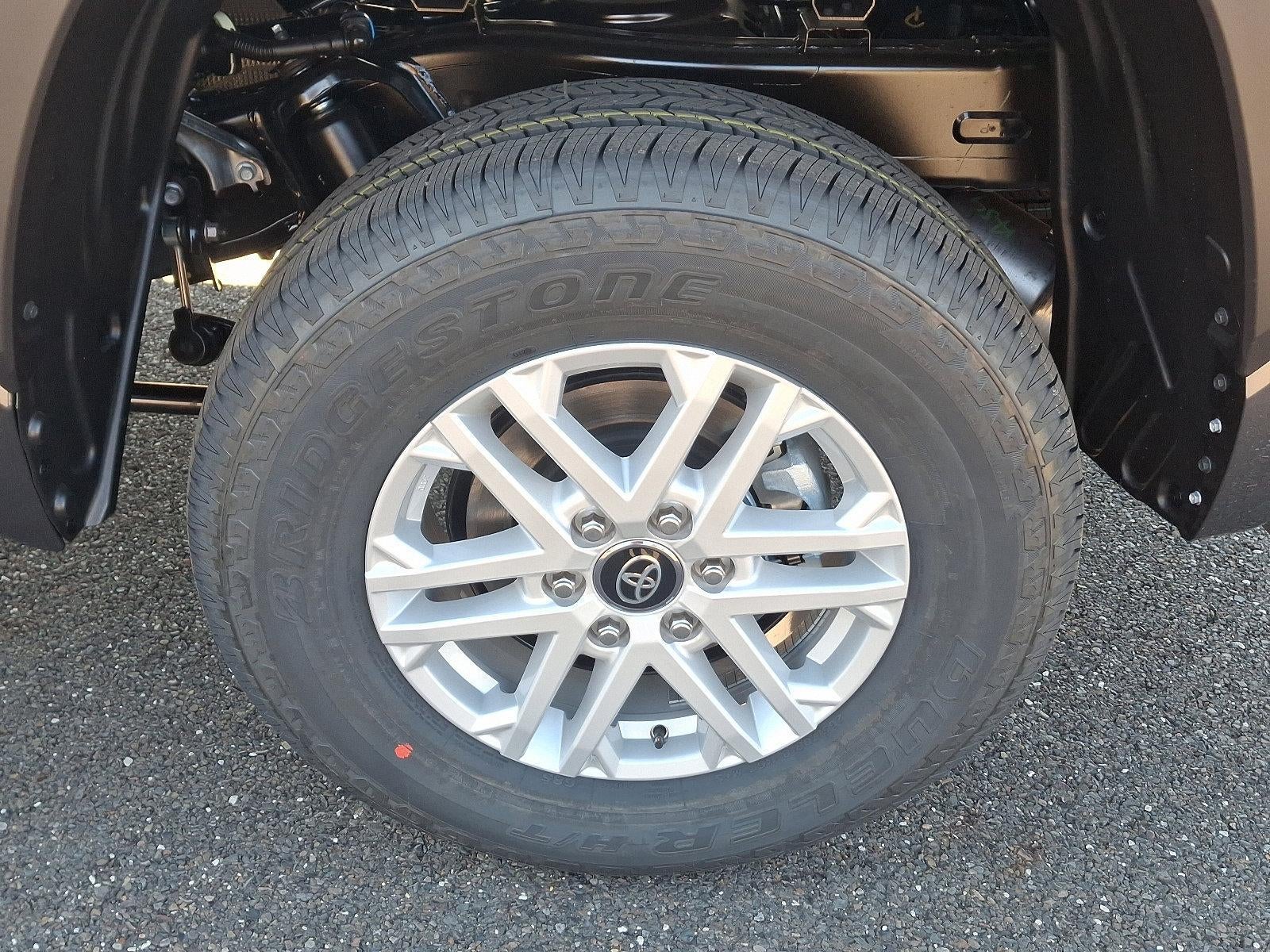 2025 Toyota Tundra 4WD 4WD SR5 CrewMax 5.5' Bed (SE)