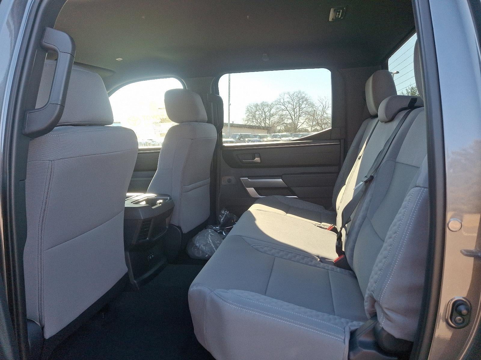 2025 Toyota Tundra 4WD 4WD SR5 CrewMax 5.5' Bed (SE)