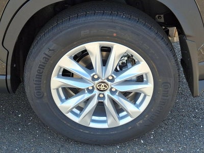 2026 Toyota Corolla Cross LE 4WD (Natl)