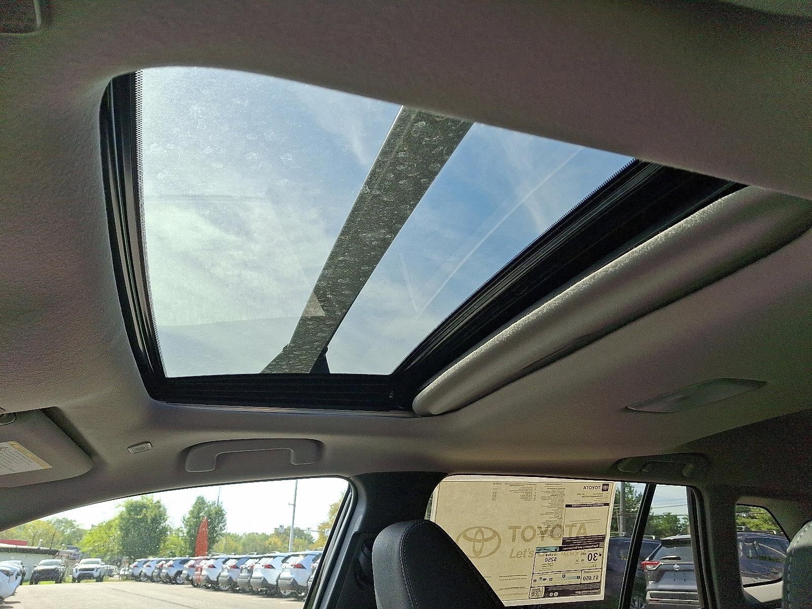 2026 Toyota Corolla Cross XLE 4WD (Natl)