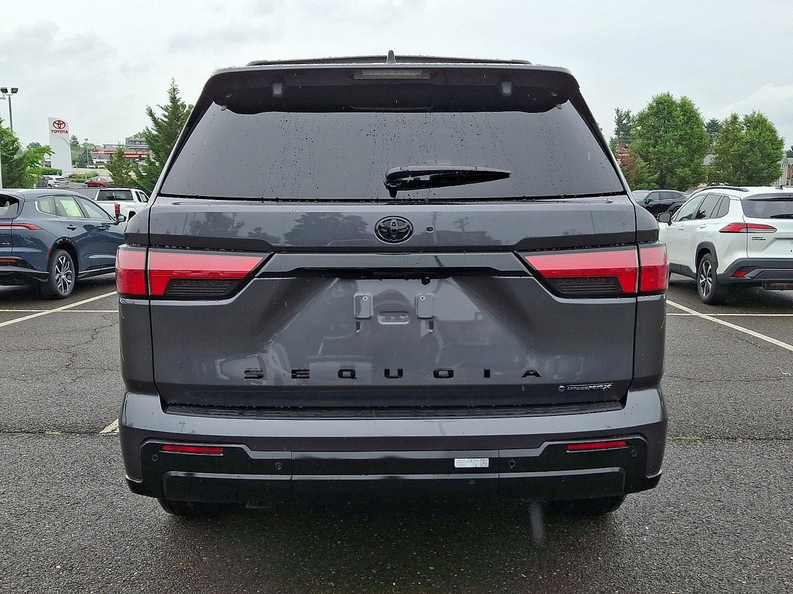 2026 Toyota Sequoia Platinum 4WD (Natl)