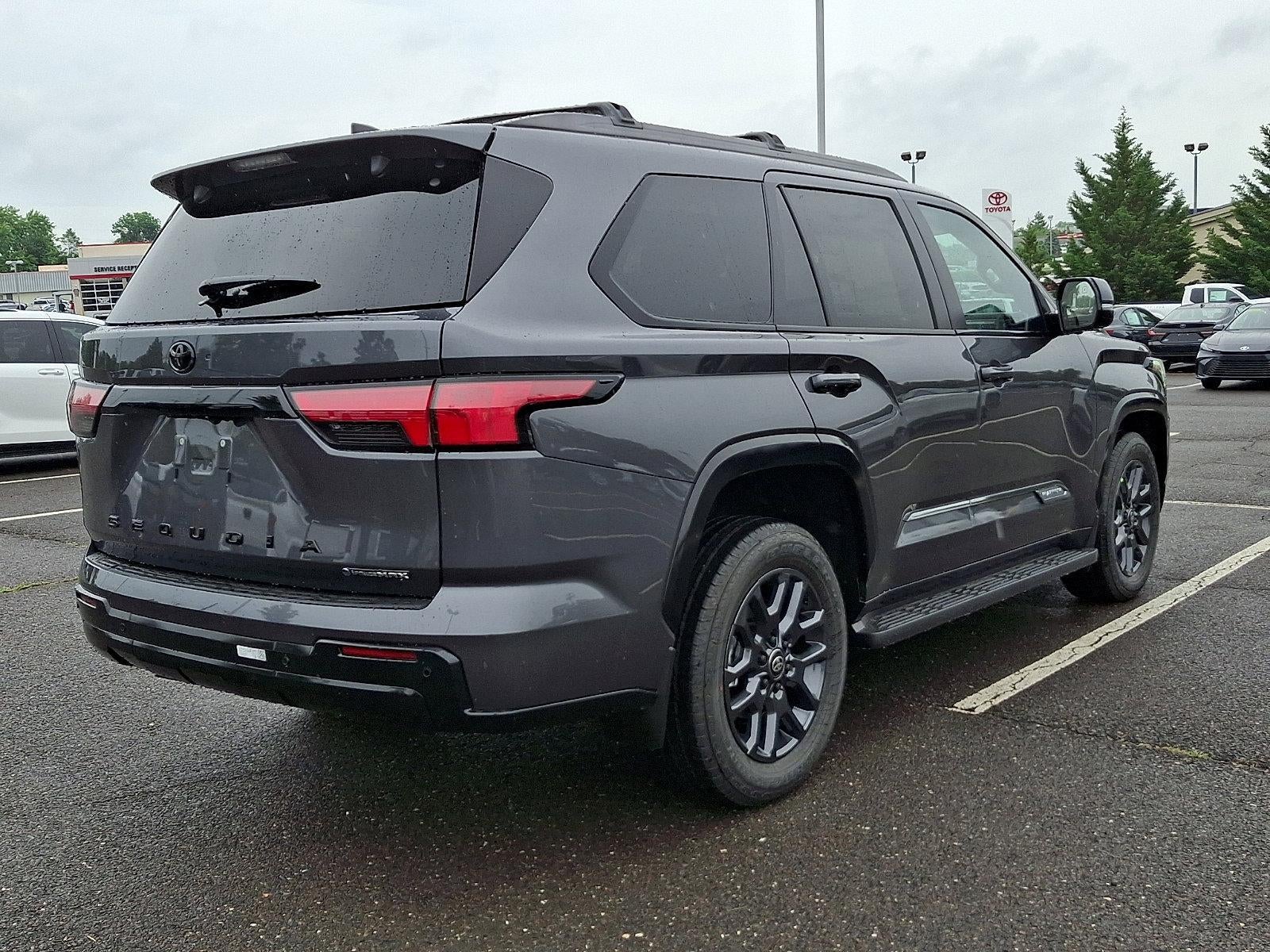 2026 Toyota Sequoia Platinum 4WD (Natl)