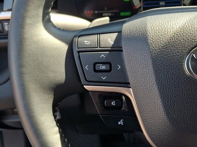 2025 Toyota Crown Signia XLE AWD (Natl)