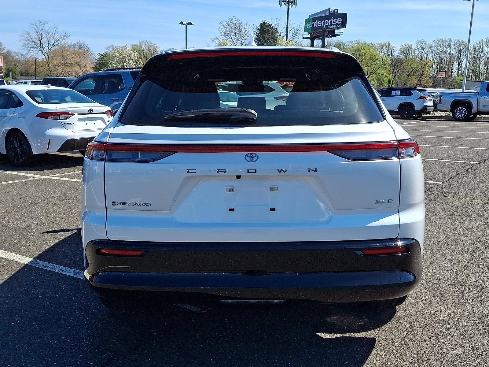 2025 Toyota Crown Signia XLE AWD (Natl)