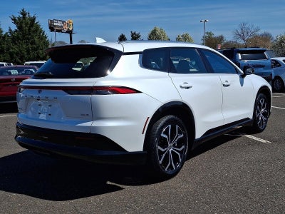 2025 Toyota Crown Signia XLE AWD (Natl)