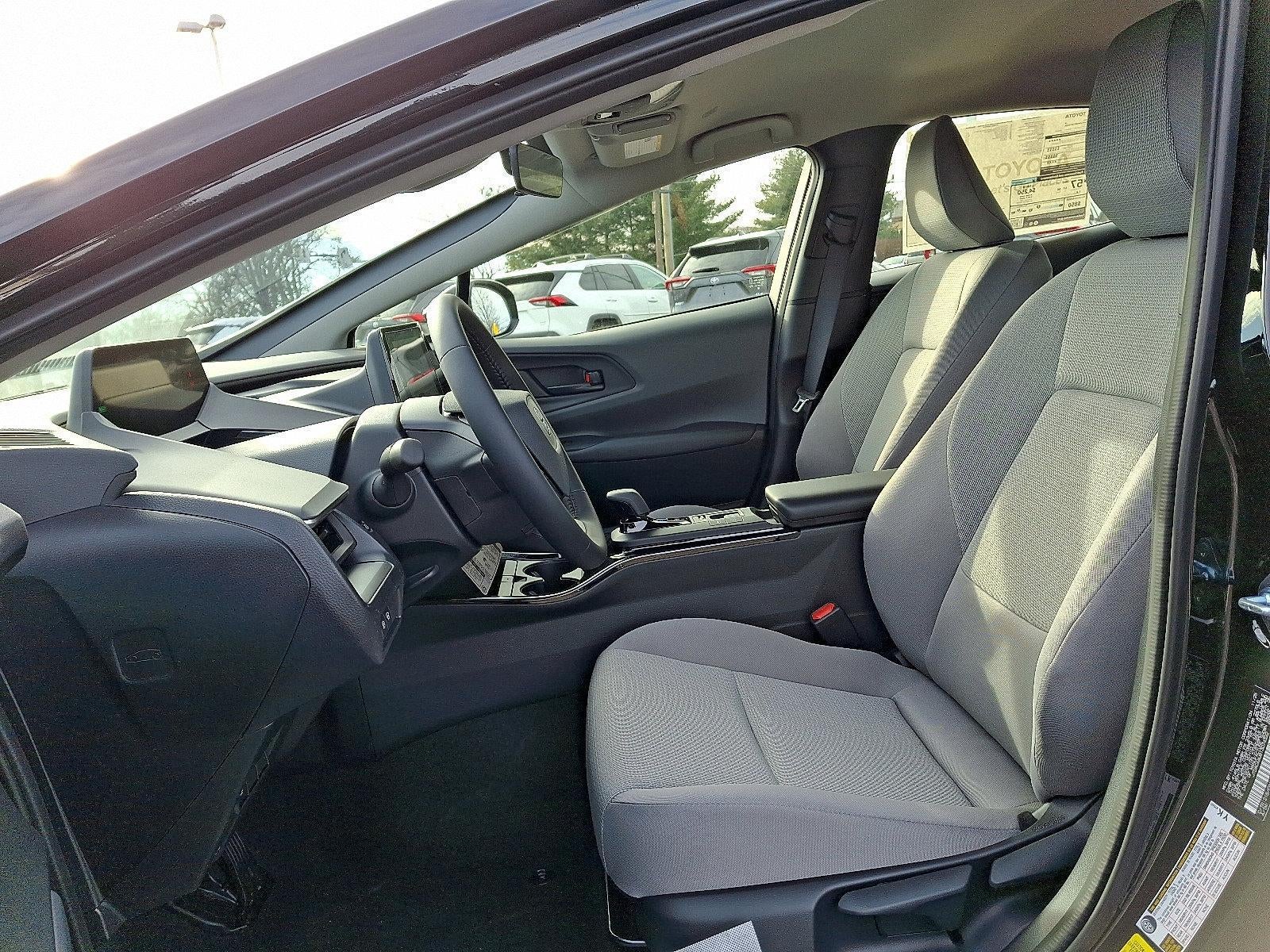 2026 Toyota Prius LE (Natl)