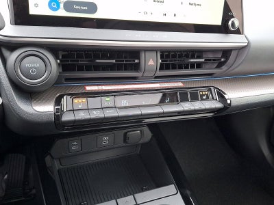 2026 Toyota Prius XLE (Natl)