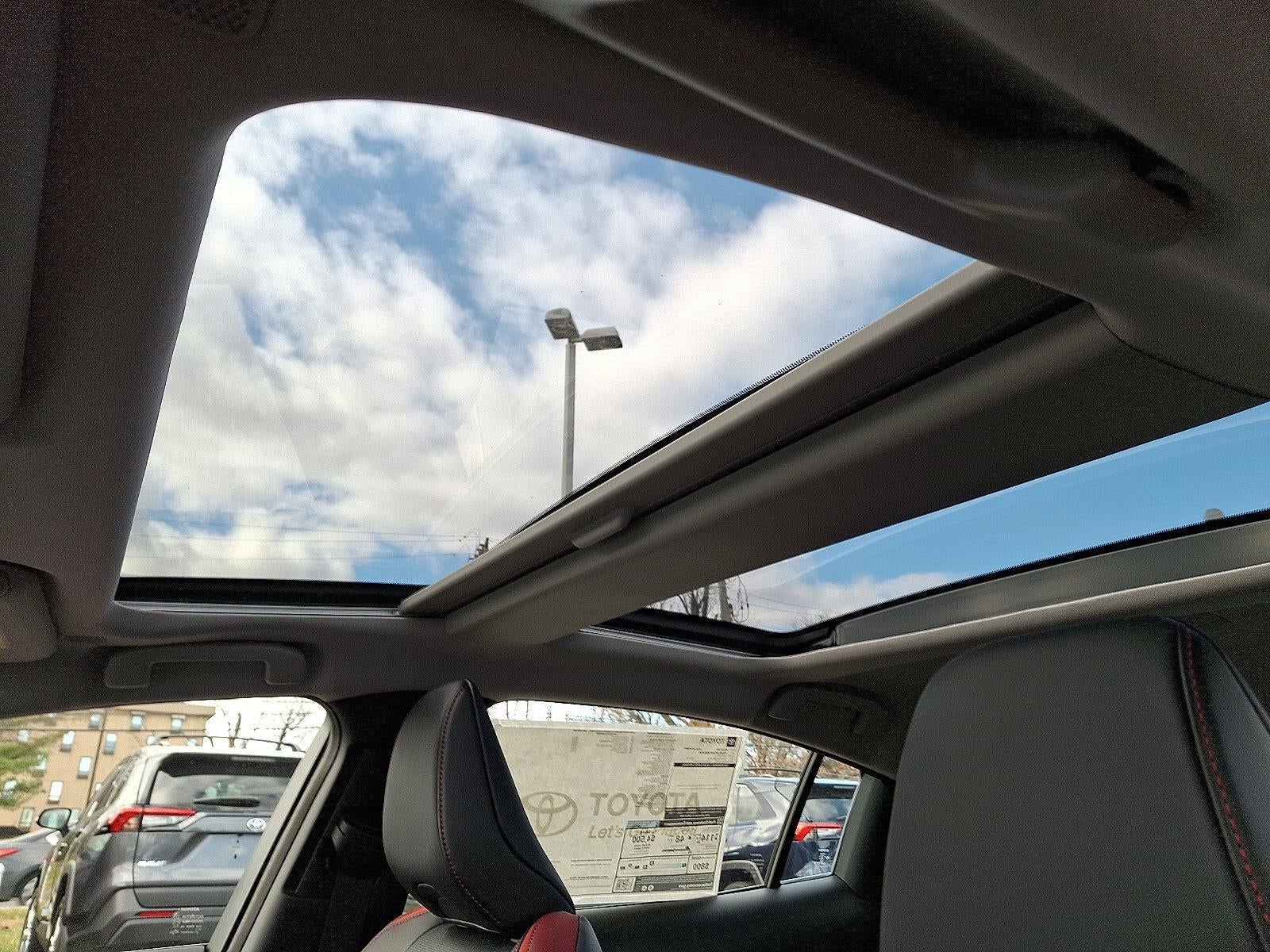 2026 Toyota Prius Plug-In Hybrid XSE (Natl)