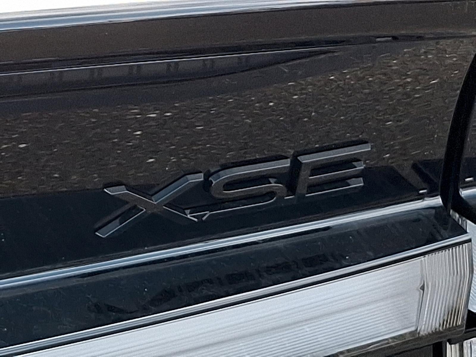 2026 Toyota Prius Plug-In Hybrid XSE (Natl)