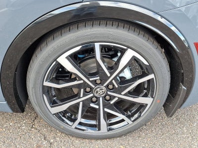 2026 Toyota Prius Plug-In Hybrid XSE (Natl)