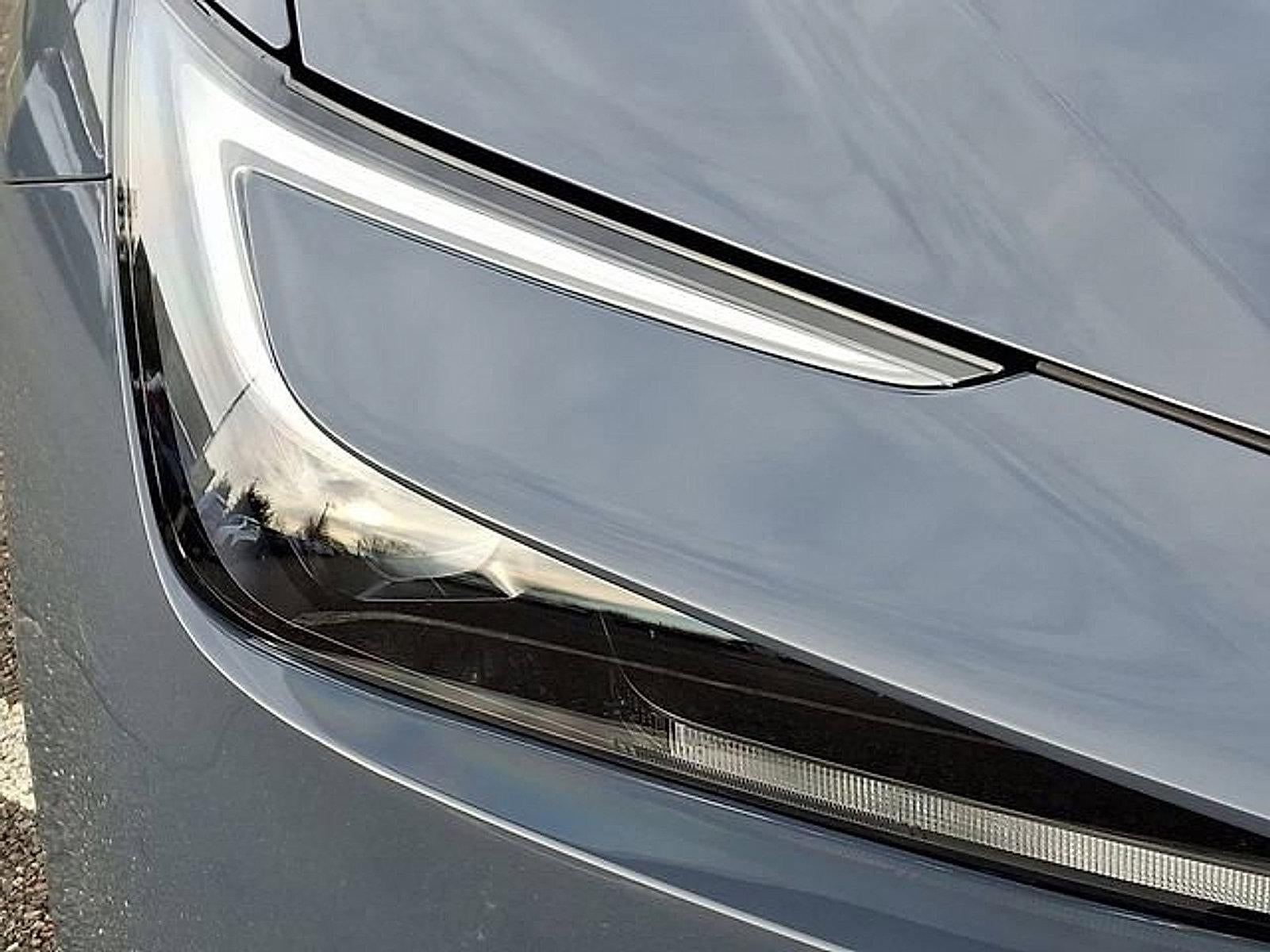 2025 Toyota Prius Plug-In Hybrid SE (Natl)