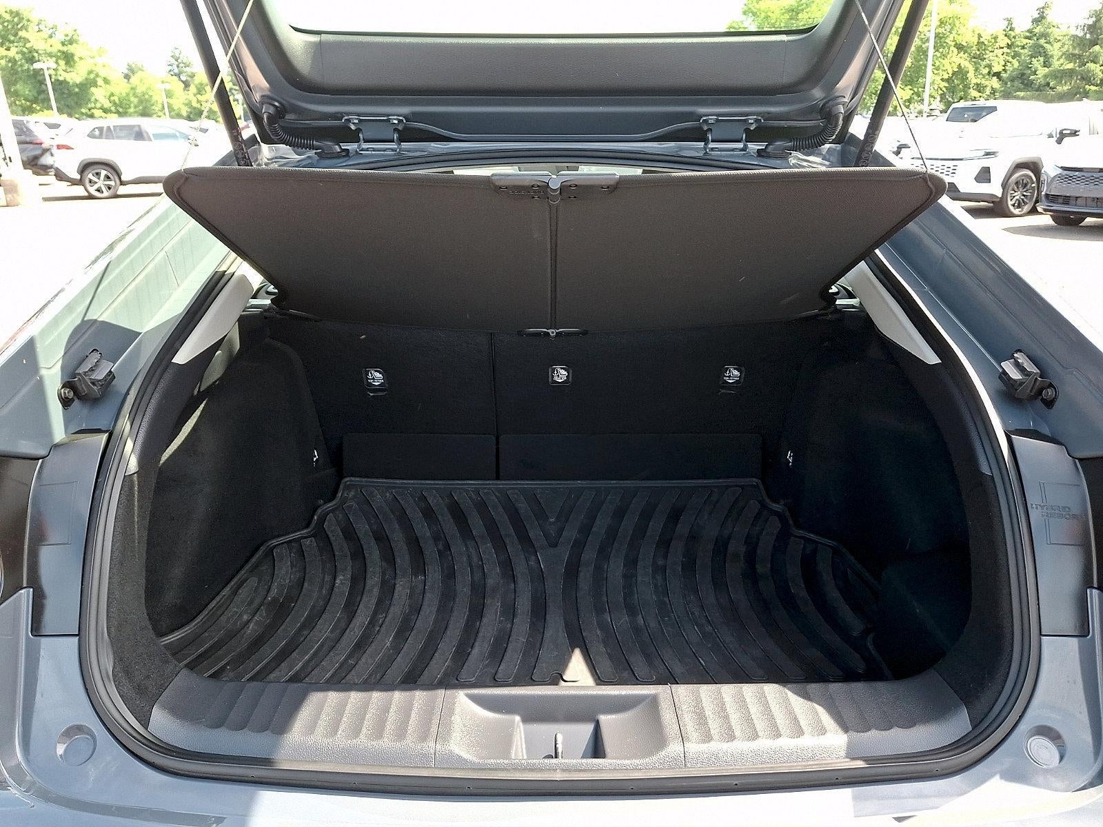 2024 Toyota Prius LE AWD (Natl)