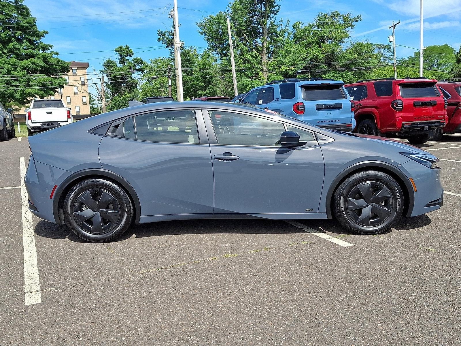 2024 Toyota Prius LE AWD (Natl)