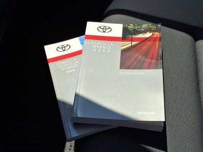 2024 Toyota Corolla Hybrid LE AWD (Natl)
