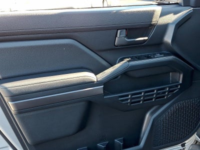 2025 Toyota 4Runner SR5 4WD (GS)