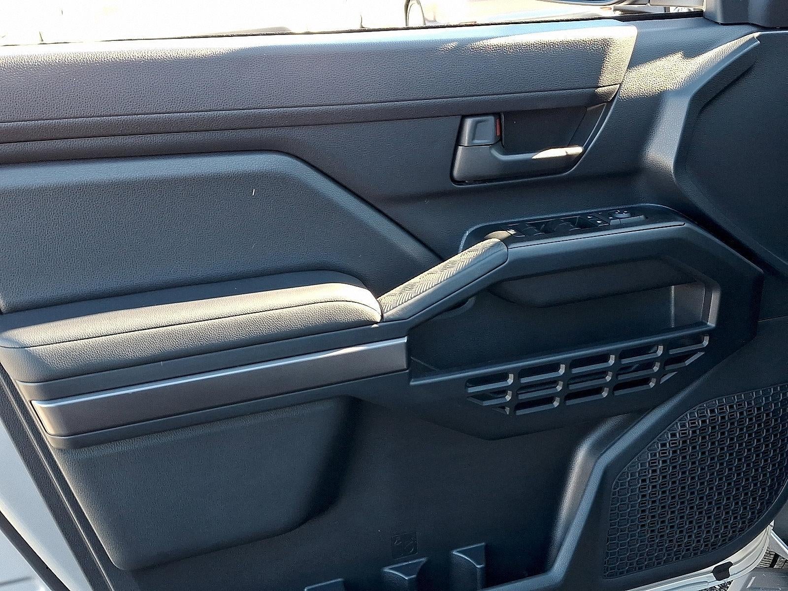 2025 Toyota 4Runner SR5 4WD (GS)