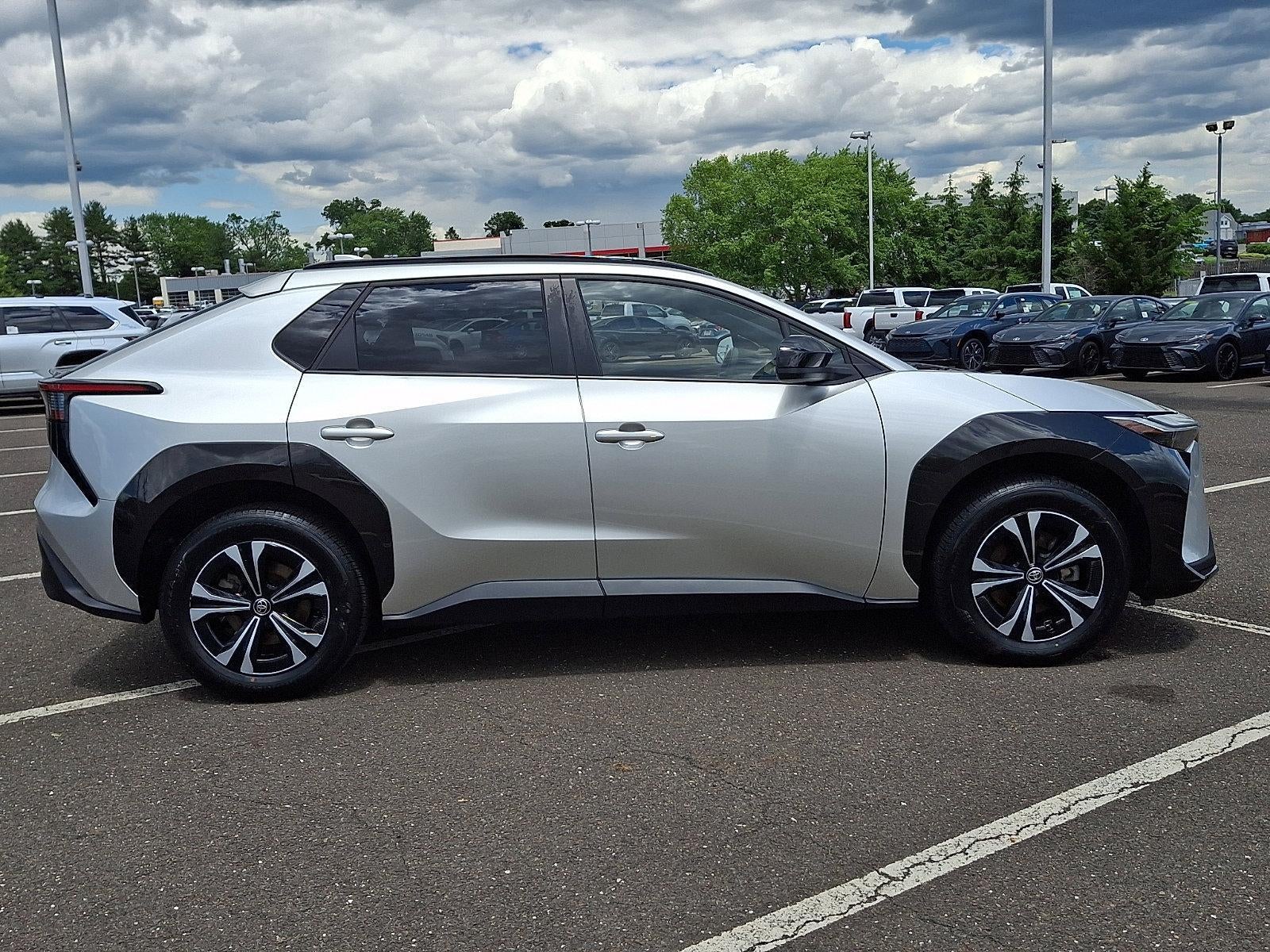 2023 Toyota bZ4X XLE AWD (Natl)