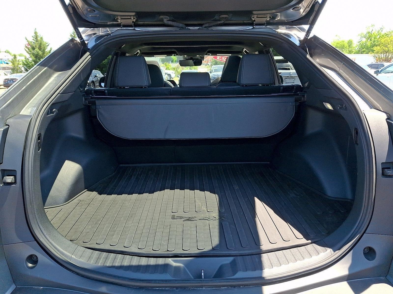 2023 Toyota bZ4X XLE AWD (Natl)