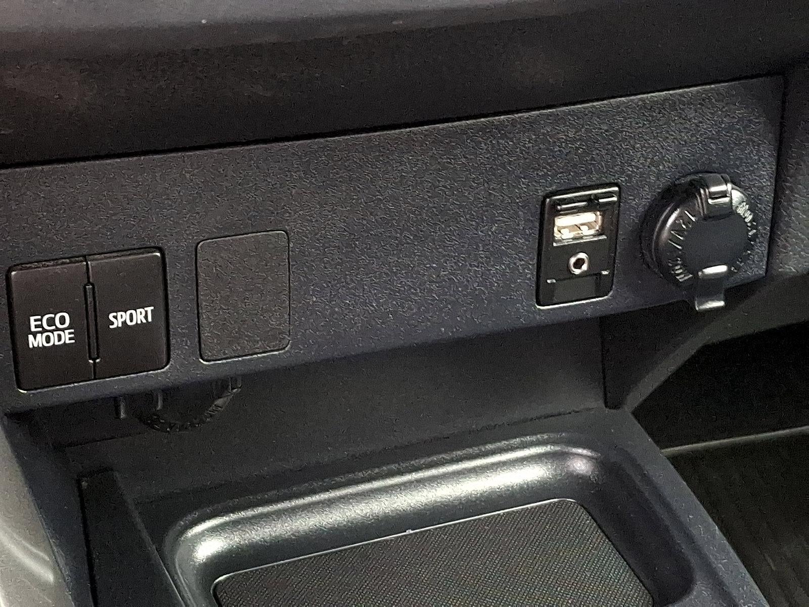 2018 Toyota RAV4 LE AWD (Natl)