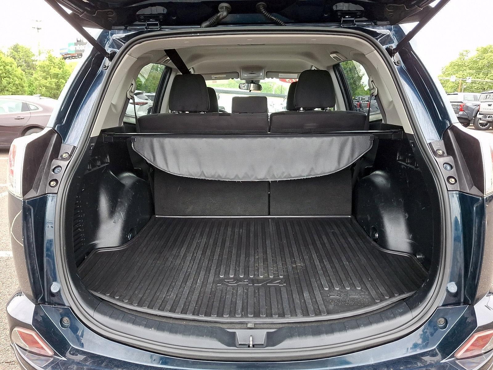 2018 Toyota RAV4 LE AWD (Natl)