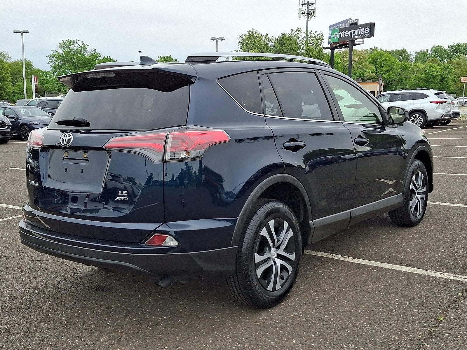 2018 Toyota RAV4 LE AWD (Natl)