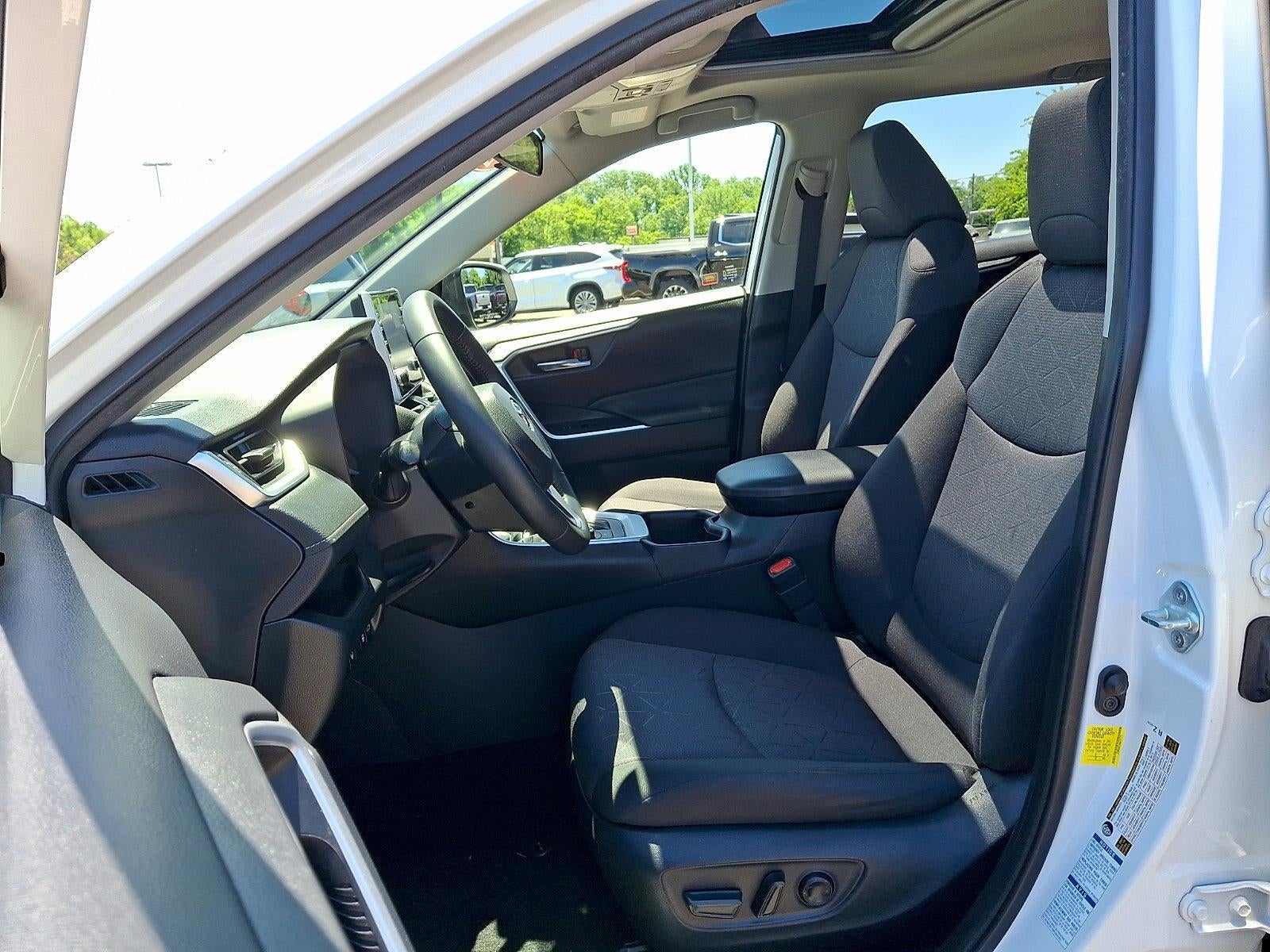 2022 Toyota RAV4 Hybrid XLE AWD (Natl)