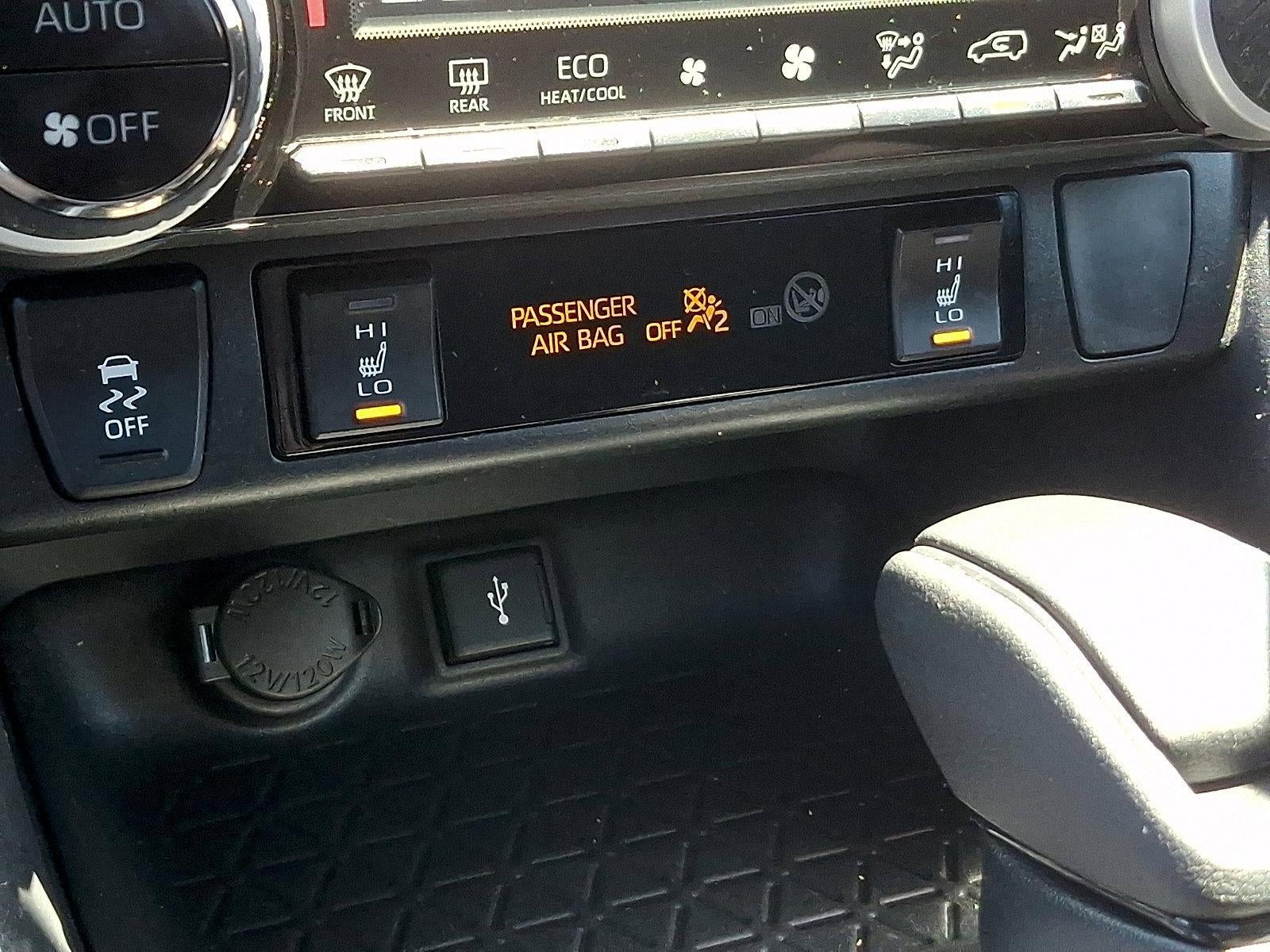 2022 Toyota RAV4 Hybrid XLE AWD (Natl)