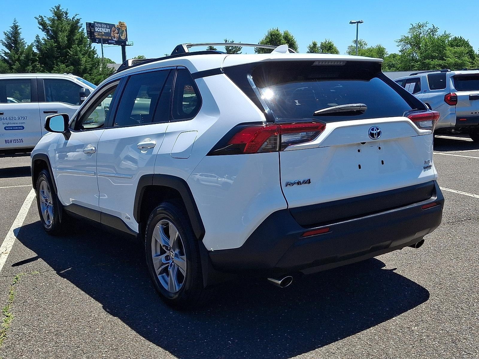 2022 Toyota RAV4 Hybrid XLE AWD (Natl)
