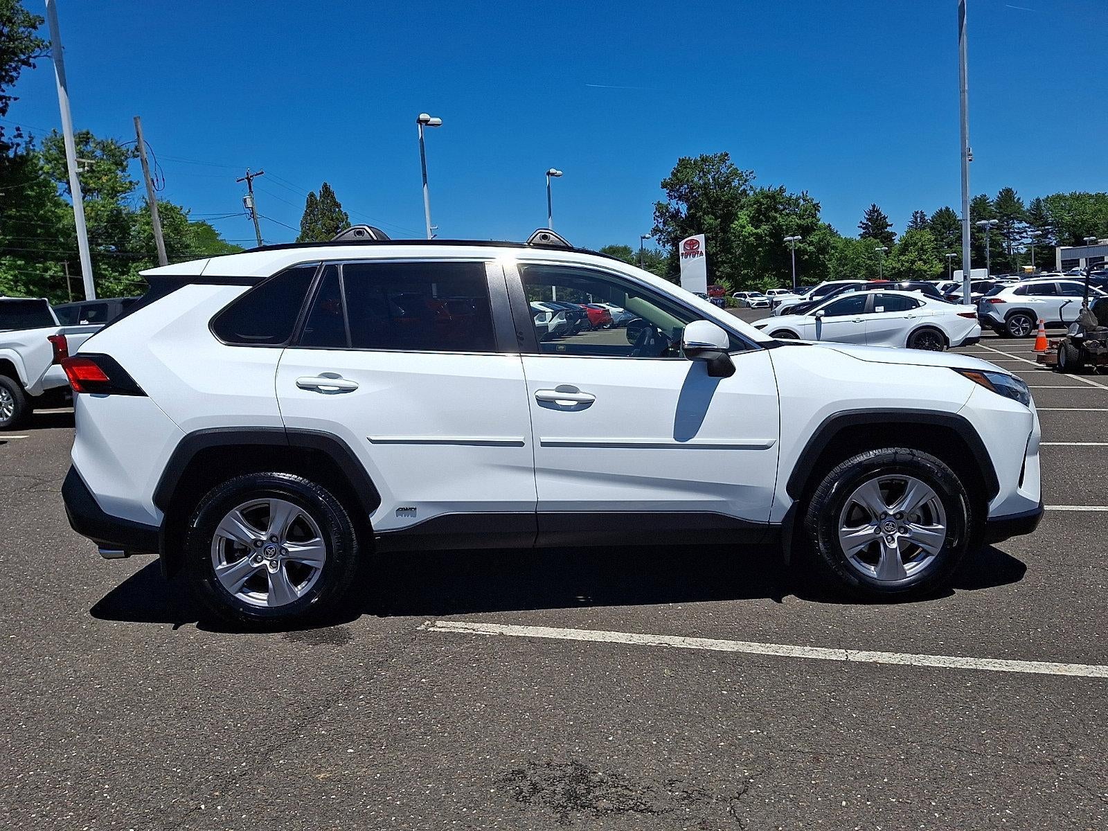 2022 Toyota RAV4 Hybrid XLE AWD (Natl)