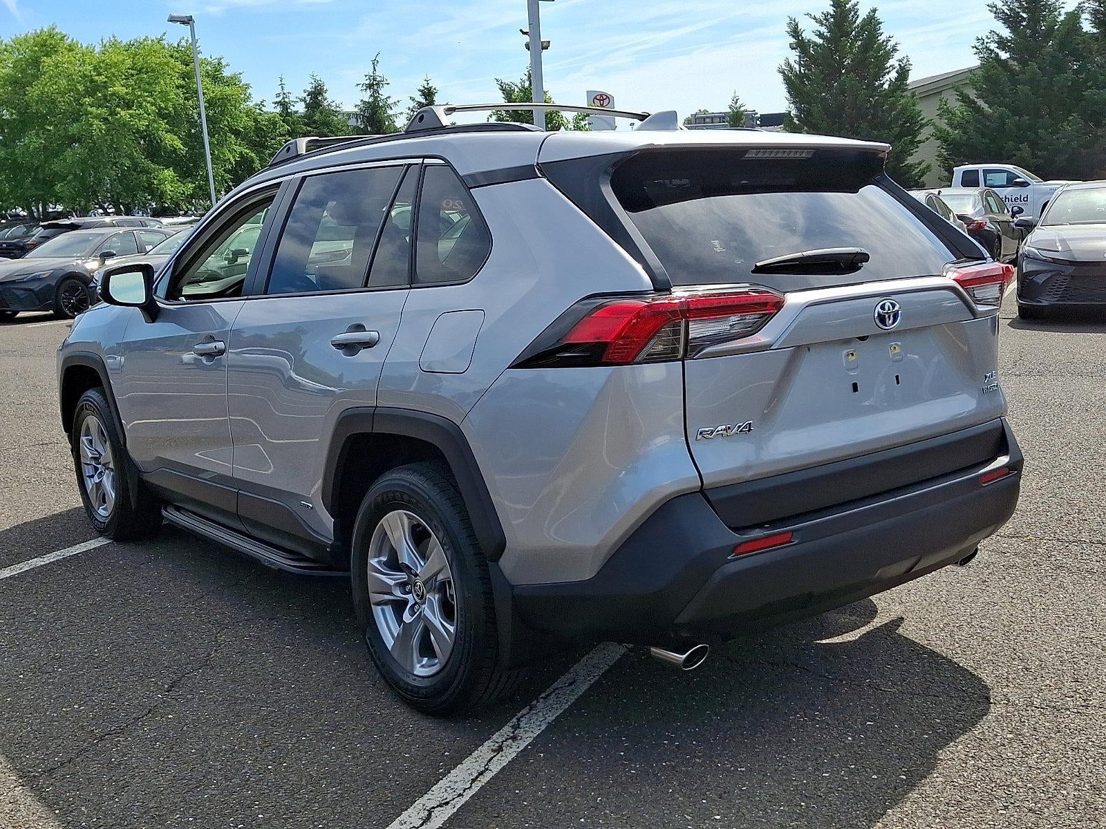 2023 Toyota RAV4 Hybrid XLE AWD (Natl)
