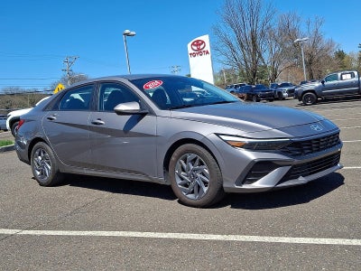2024 Hyundai ELANTRA SEL IVT
