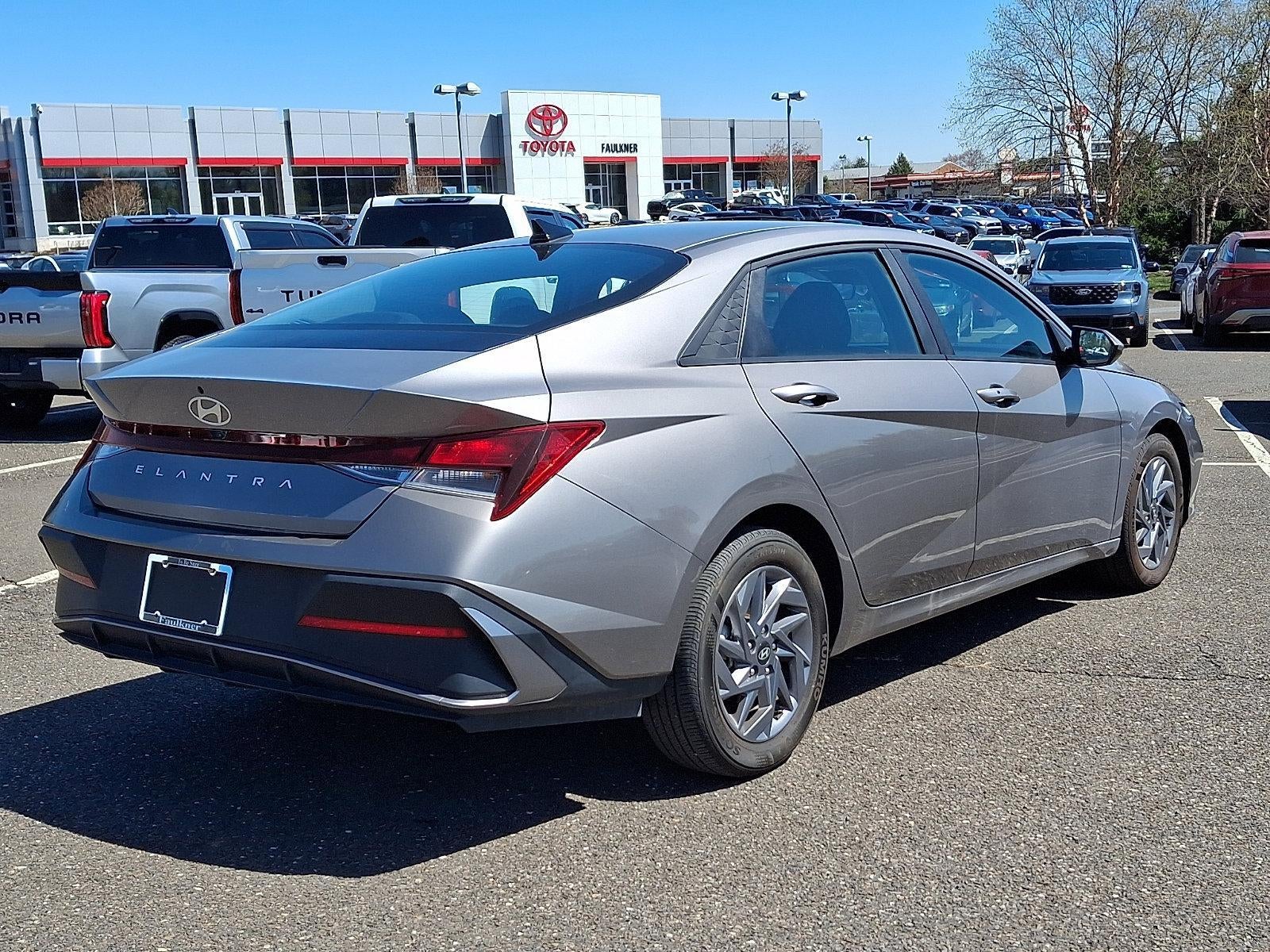 2024 Hyundai ELANTRA SEL IVT