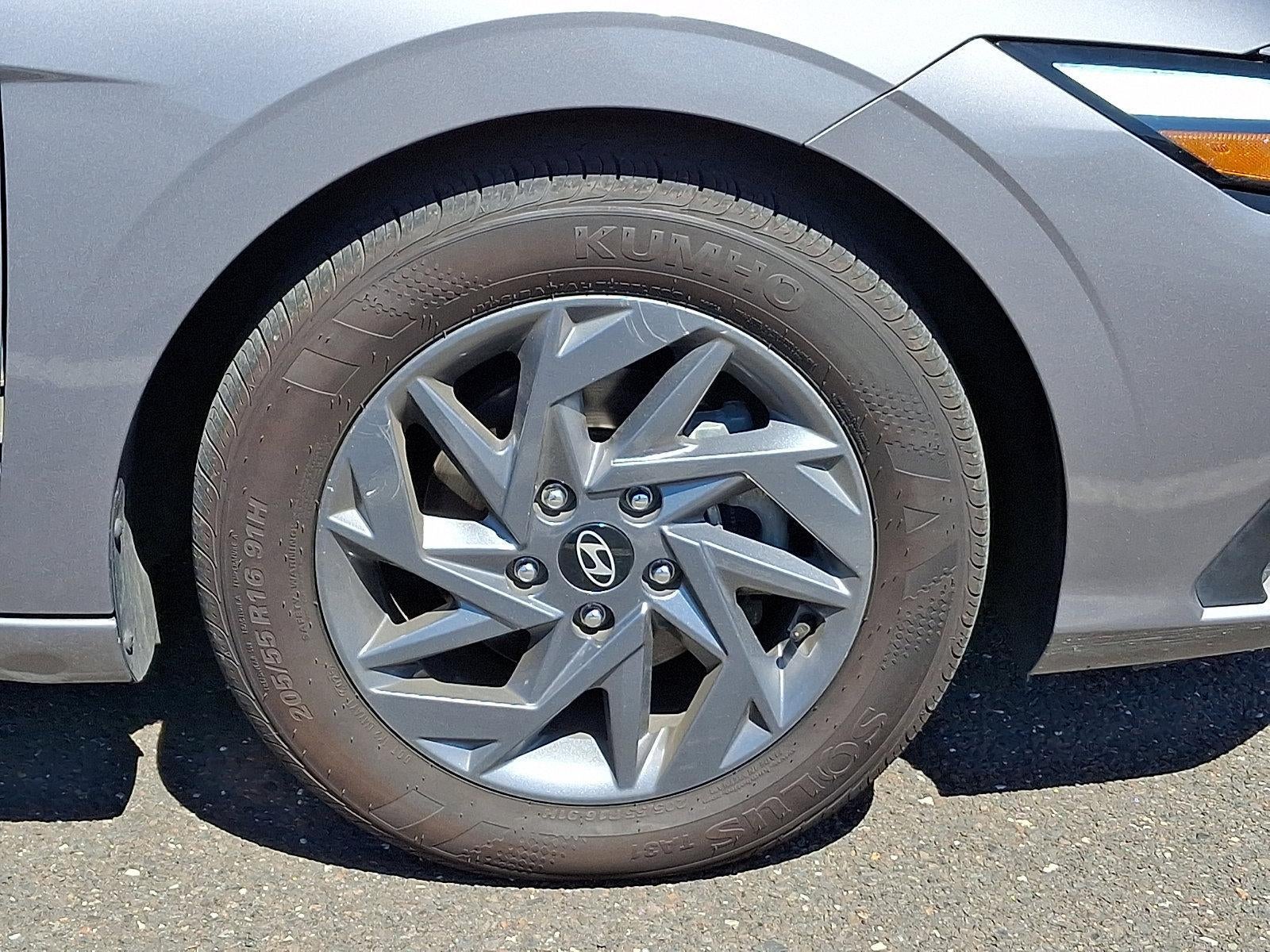 2024 Hyundai ELANTRA SEL IVT