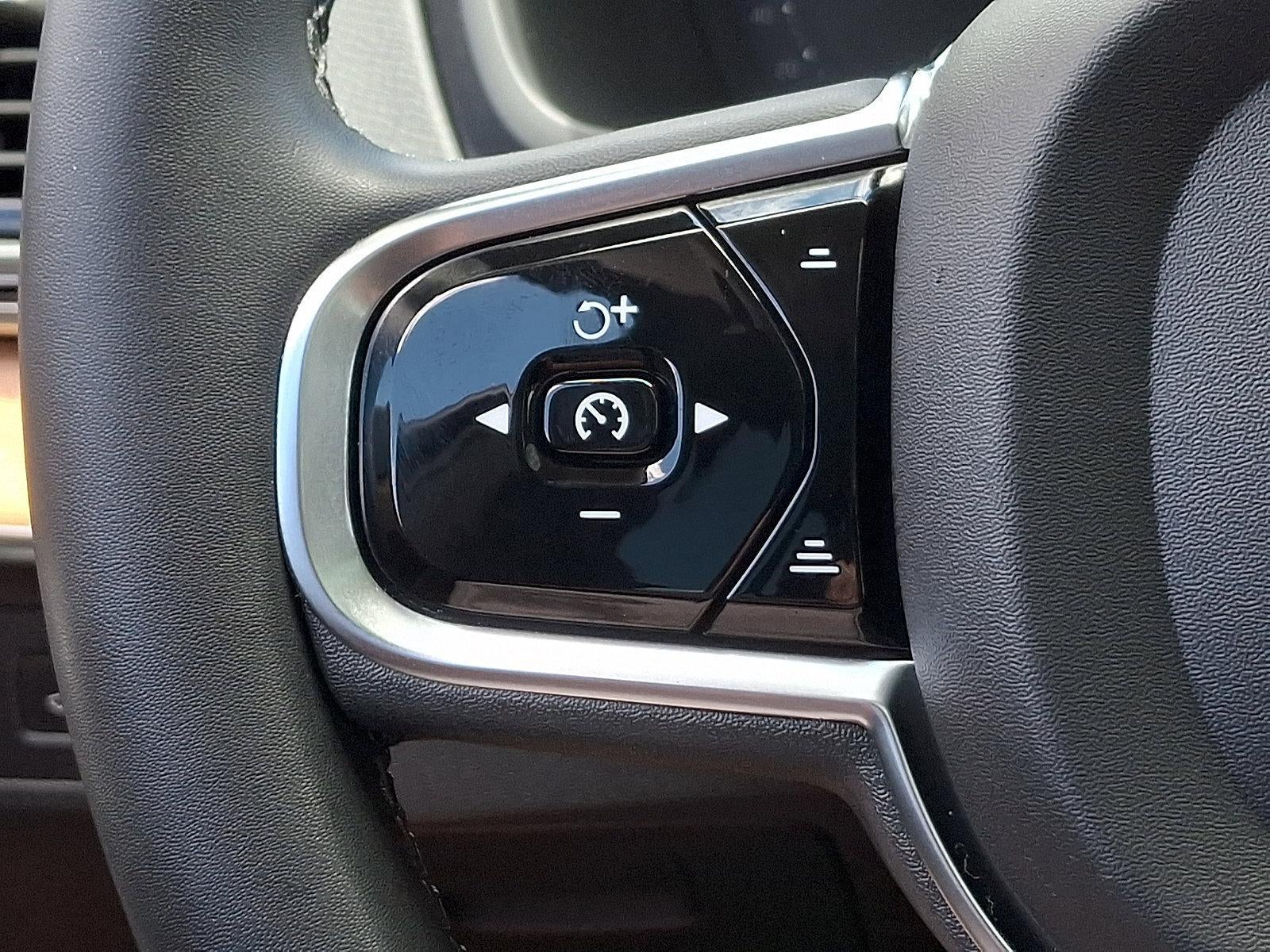2023 Volvo XC90 B6 AWD Plus 7P