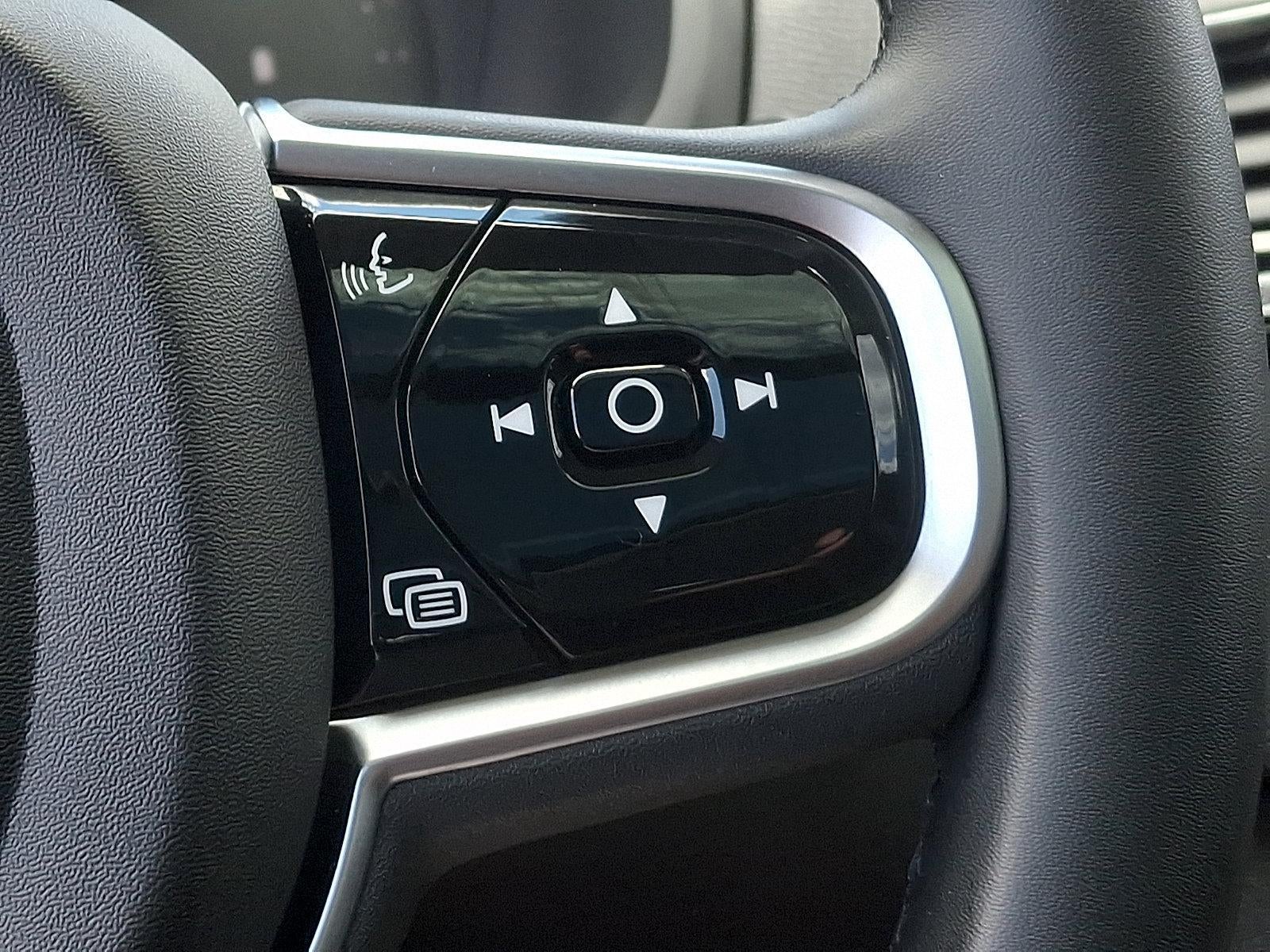 2023 Volvo XC90 B6 AWD Plus 7P