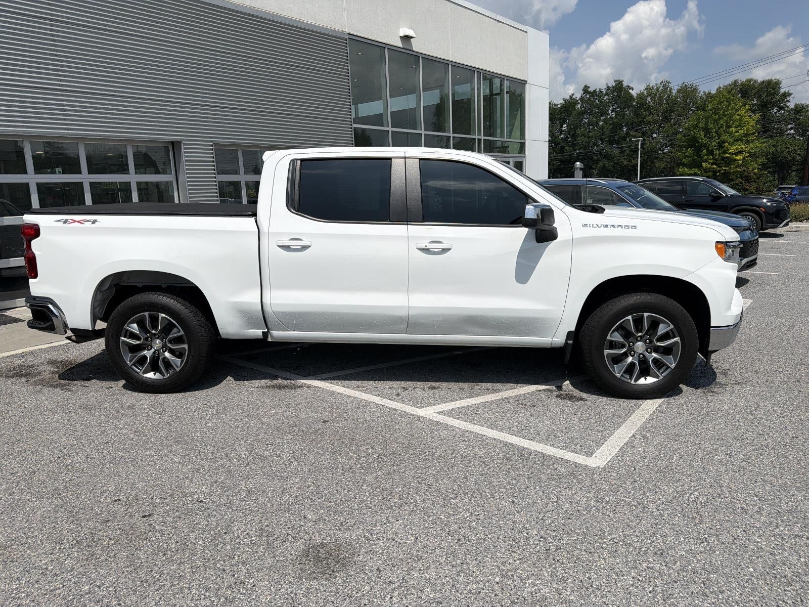2024 Chevrolet Silverado 1500 Crew Cab Short Box 4-Wheel Drive LT 2FL