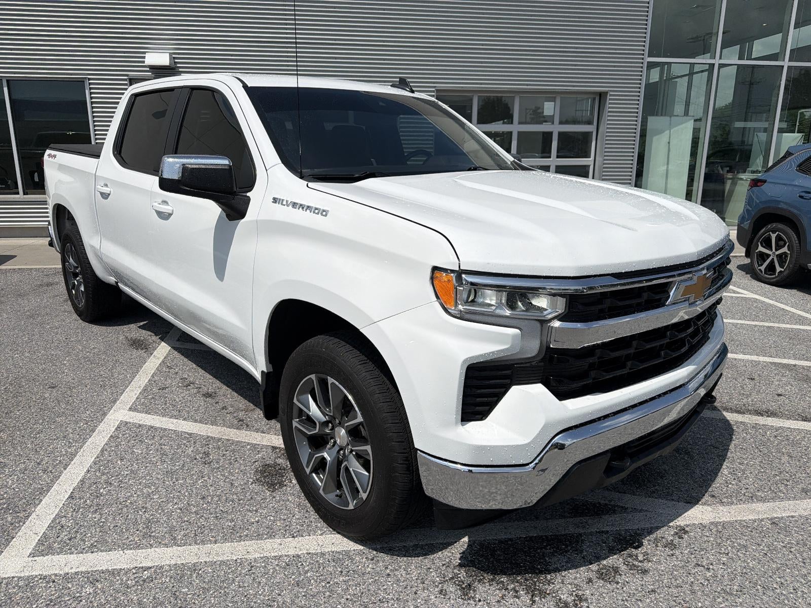 2024 Chevrolet Silverado 1500 Crew Cab Short Box 4-Wheel Drive LT 2FL