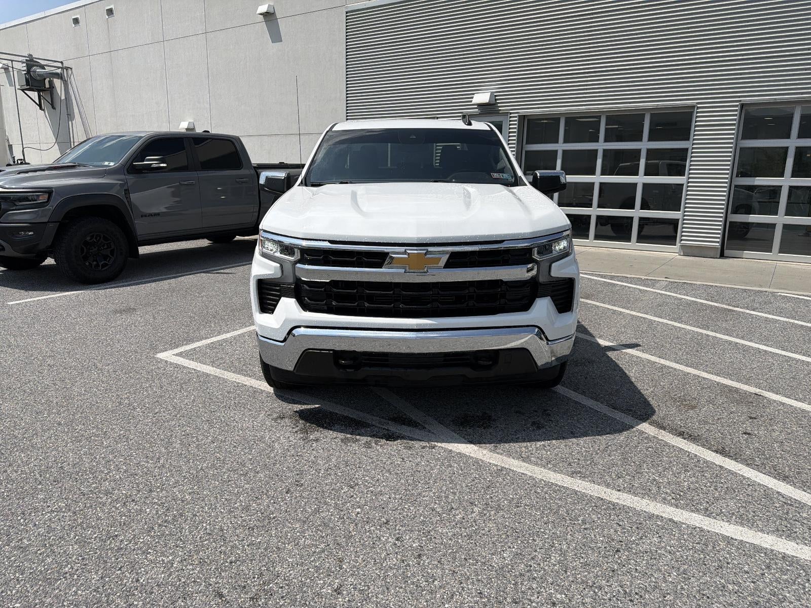2024 Chevrolet Silverado 1500 Crew Cab Short Box 4-Wheel Drive LT 2FL