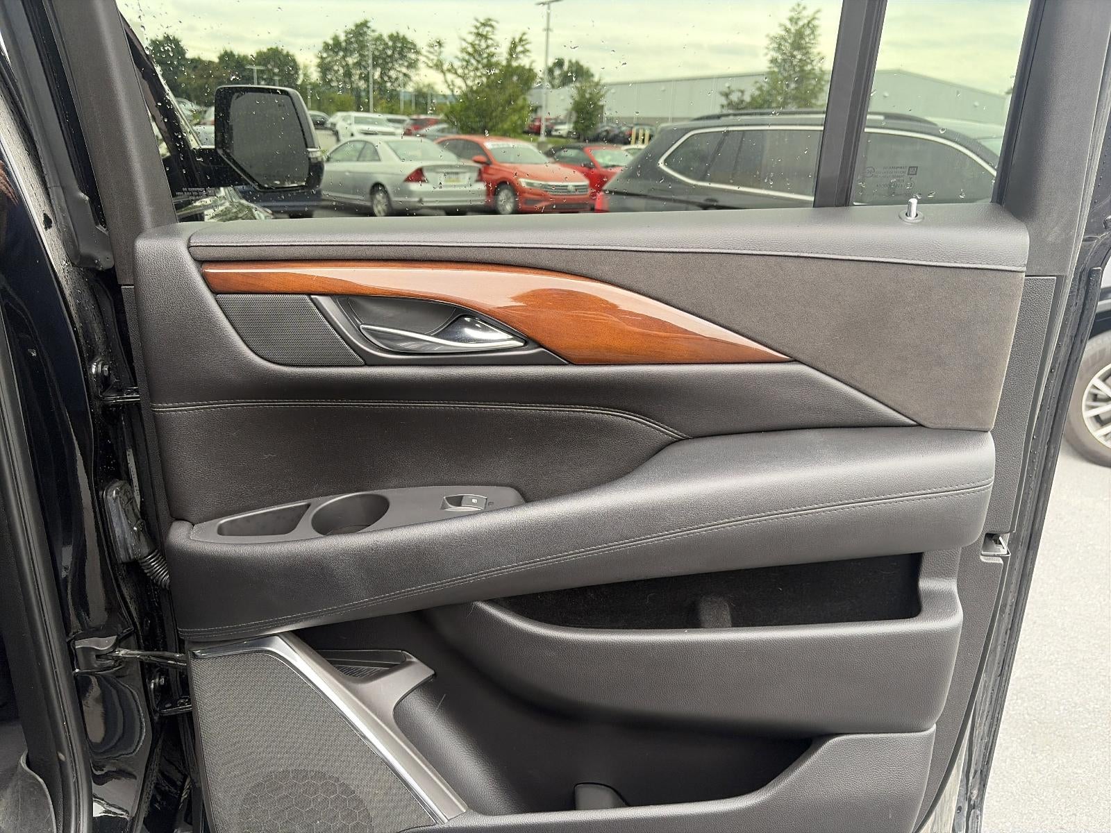 2018 Cadillac Escalade ESV 4WD Luxury