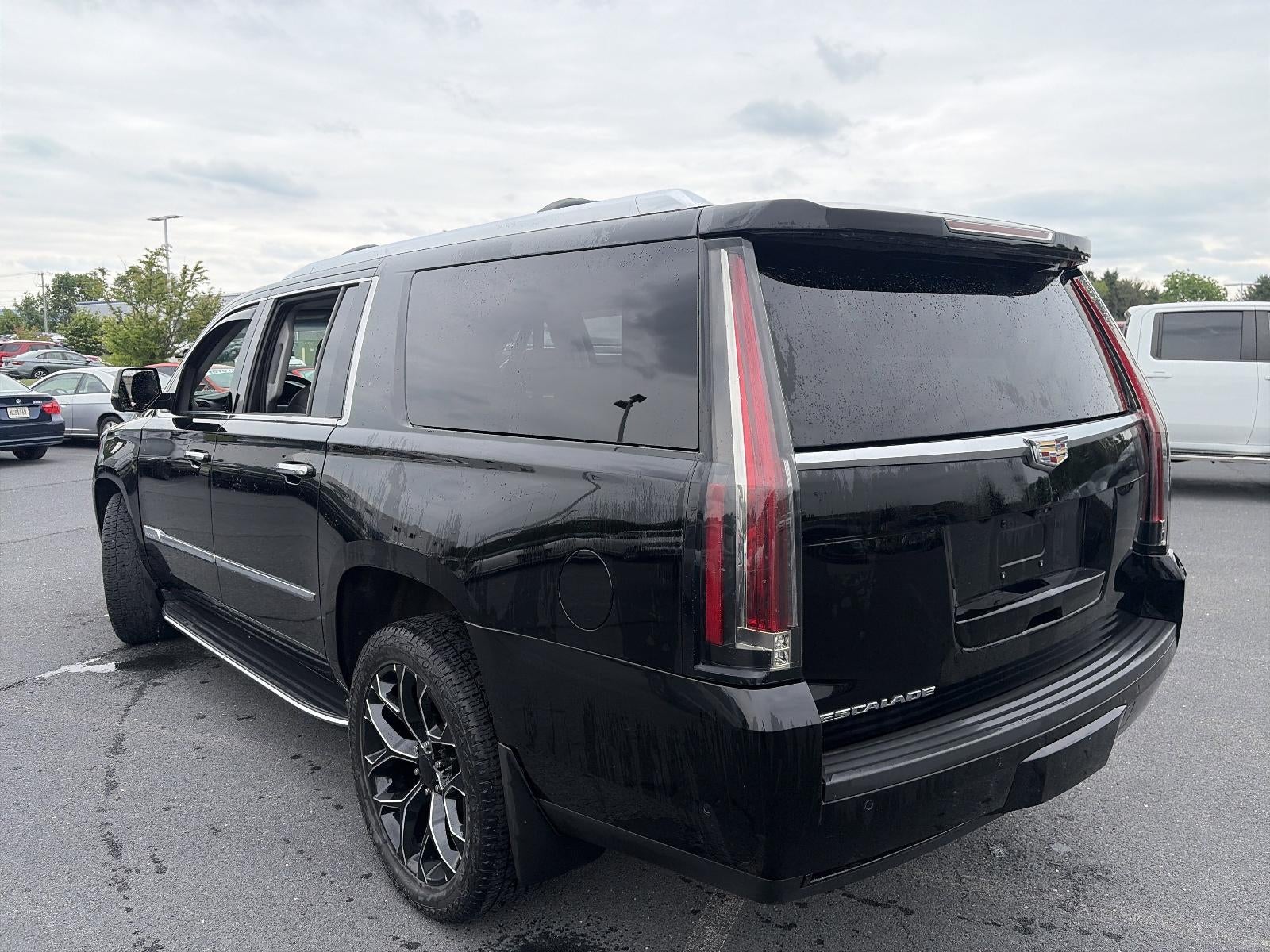 2018 Cadillac Escalade ESV 4WD Luxury