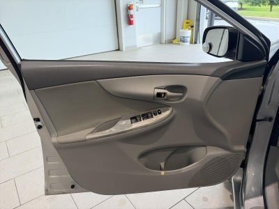 2010 Toyota Corolla 4dr Sdn Auto LE (Natl)